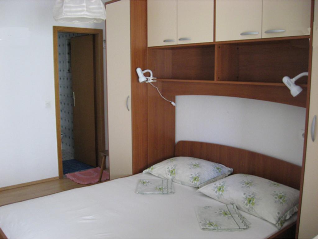 Apartments Bilic Nemira Omis Exterior photo
