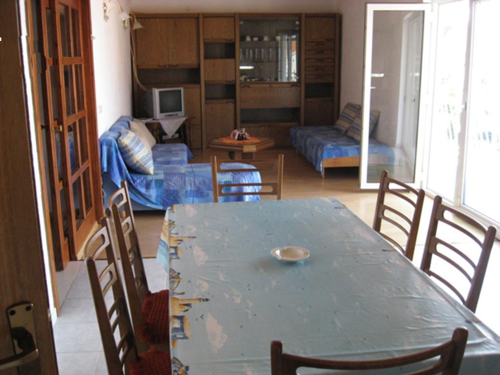 Apartments Bilic Nemira Omis Exterior photo